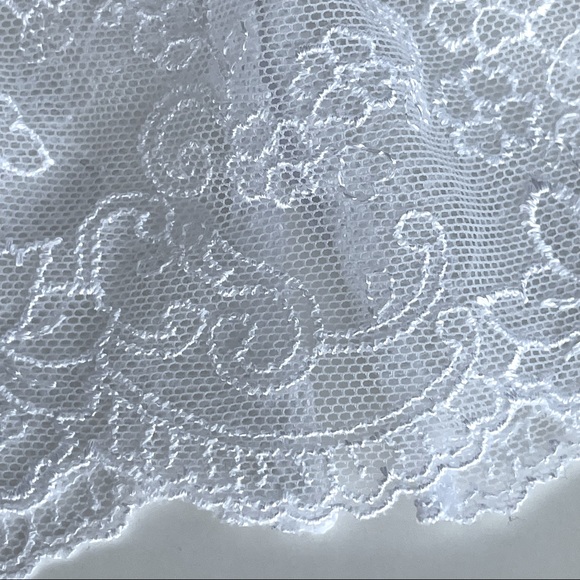 White Mesh and Lace Thong with Bows - Picture 12 of 16